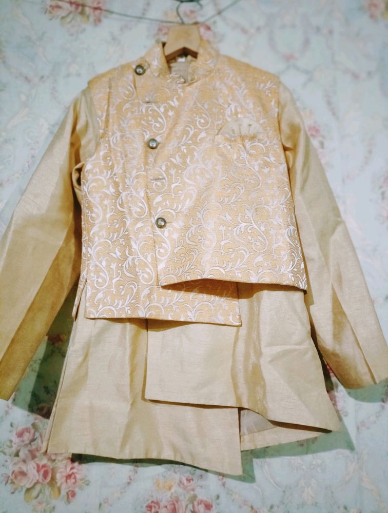 Golden 3 Piece Suit 😍