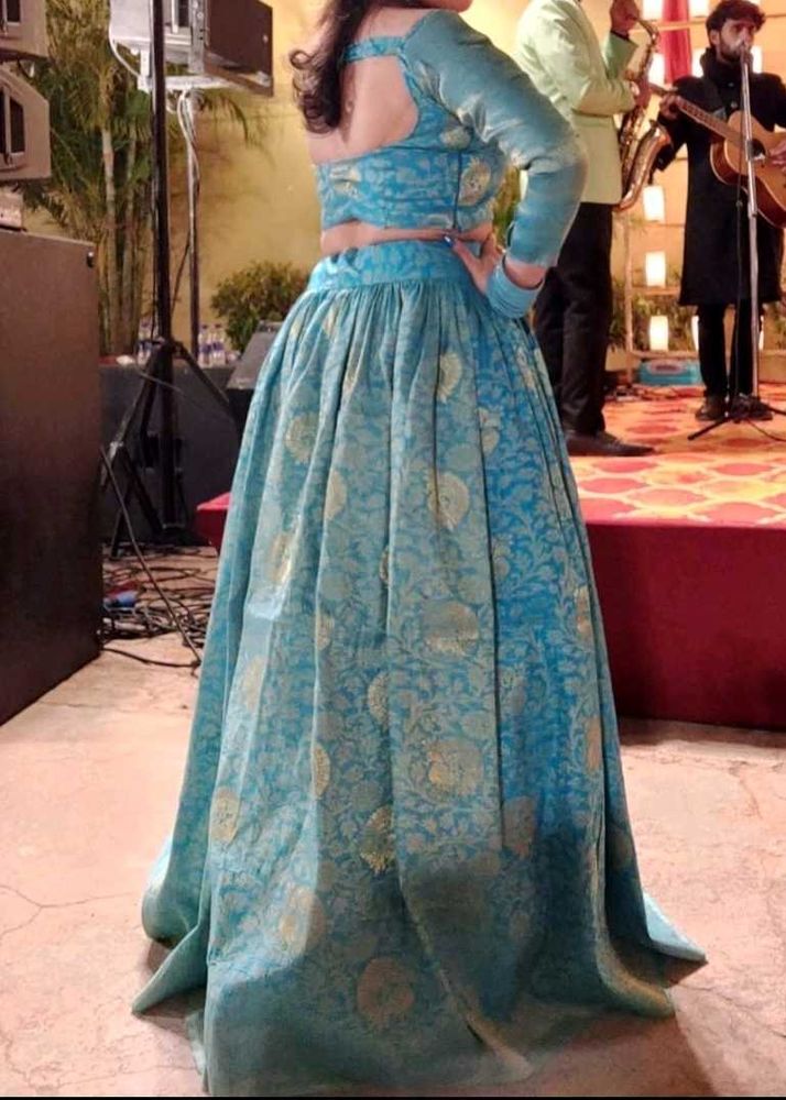 💙 Blue Banarasi Lehenga With Cancan Skirt