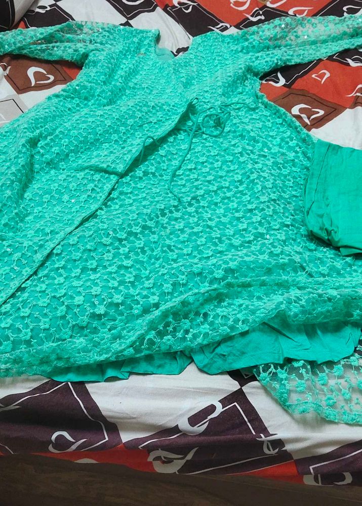 chiken work Elegant Green Embroidered Kurta Set