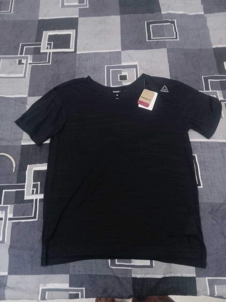 Reebok Black T-shirt