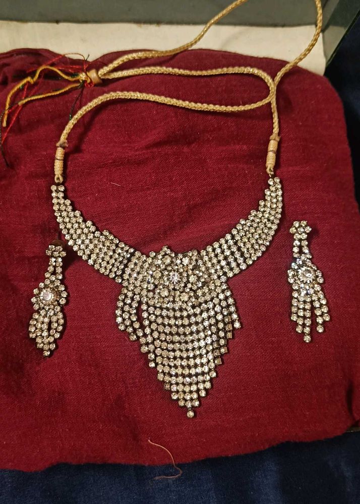 Sparkling Necklace Set