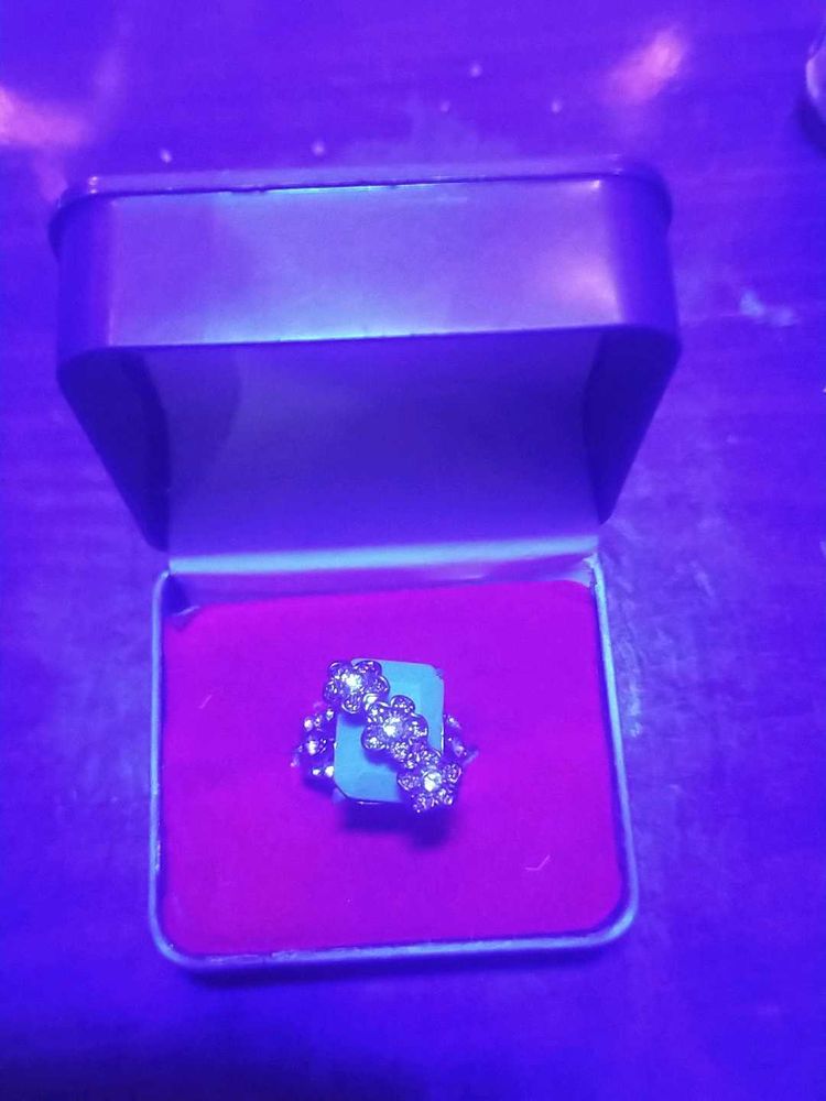 Sparkling Floral Ring