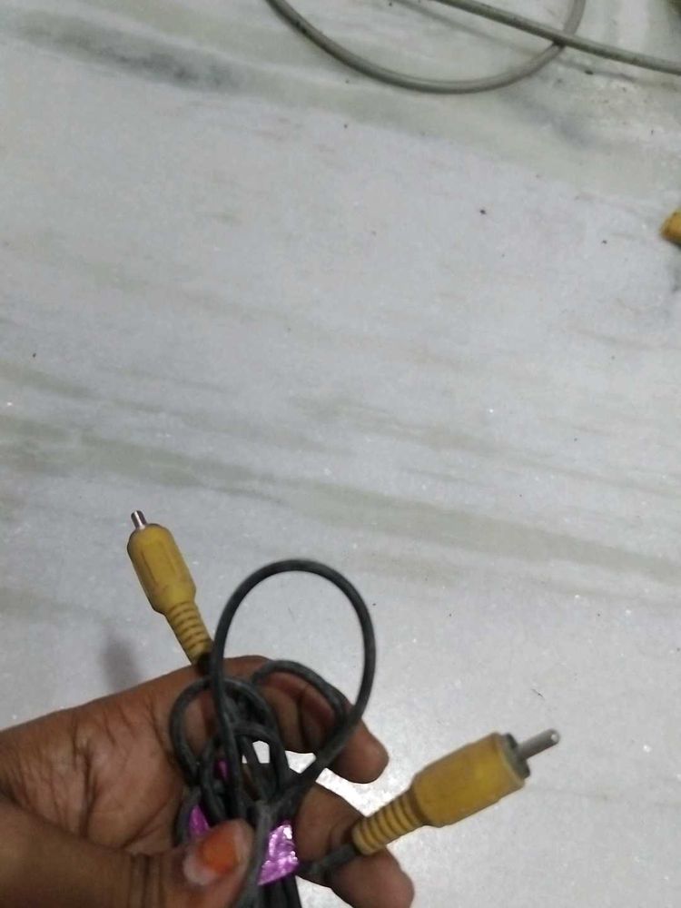 2 Cables