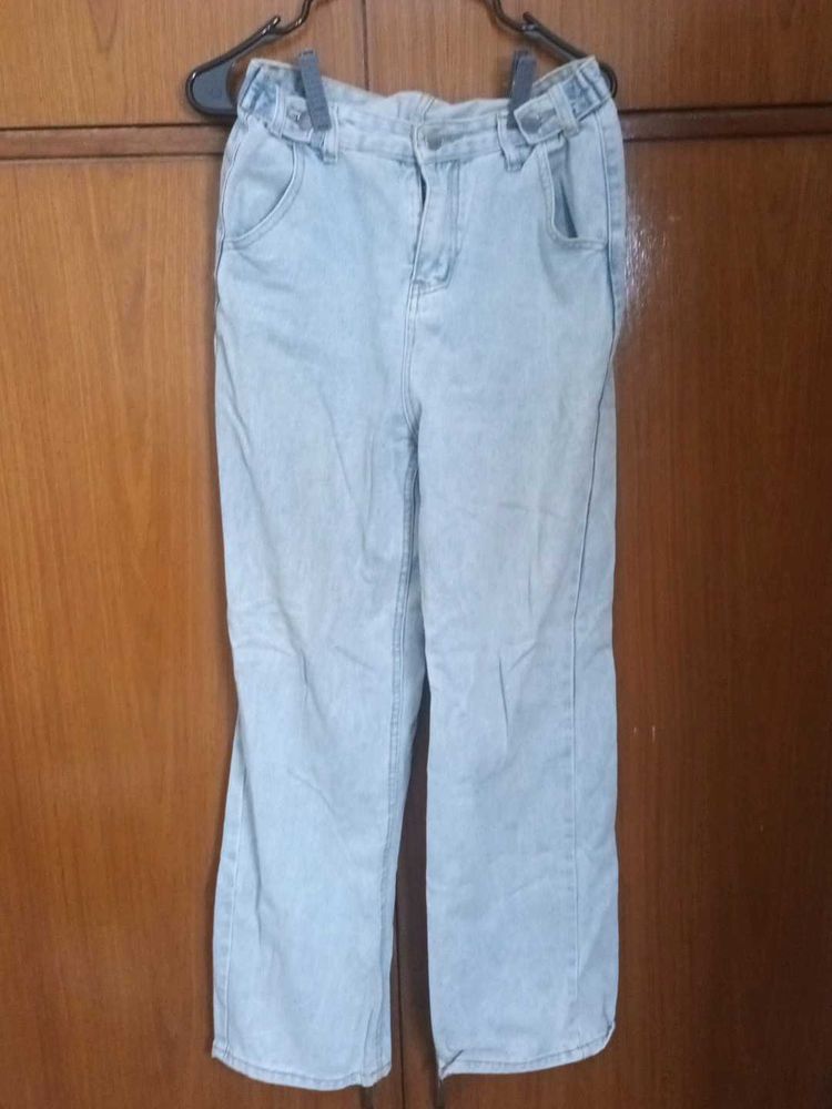 Light Wash Straight Jeans