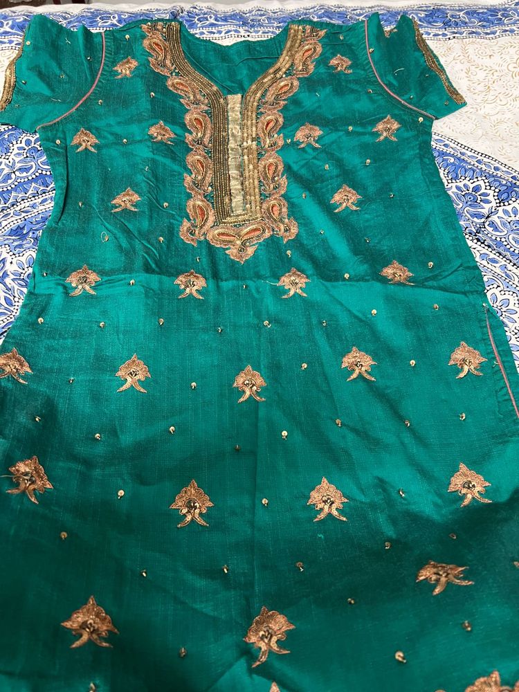 Silk churidar set for Sale