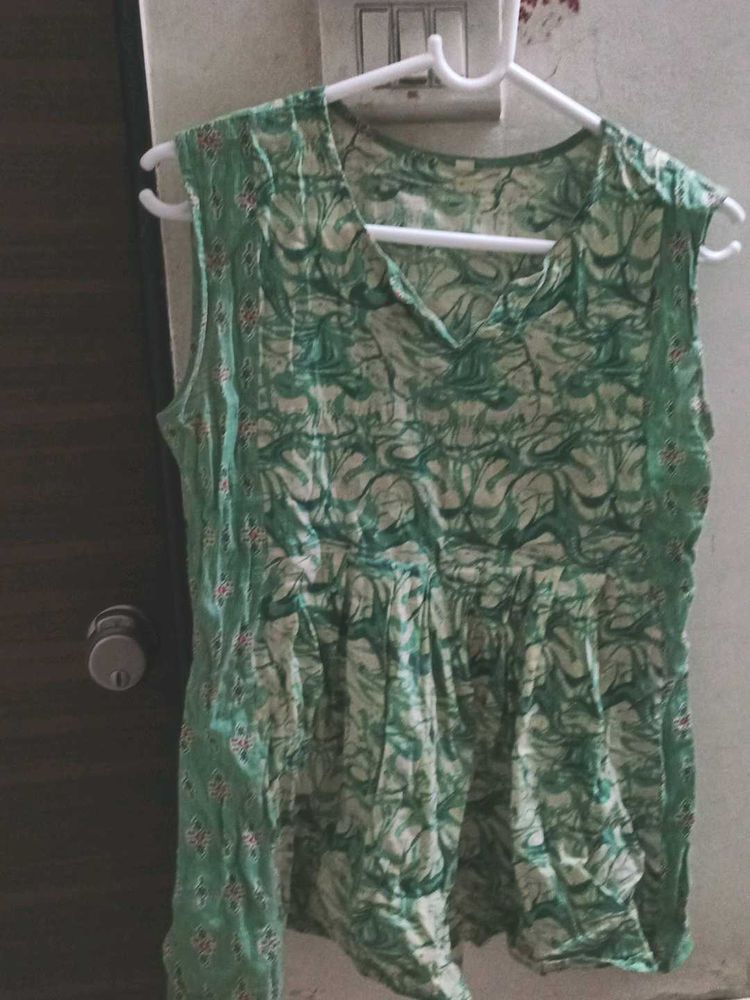 Green Patterned Sleeveless Blouse