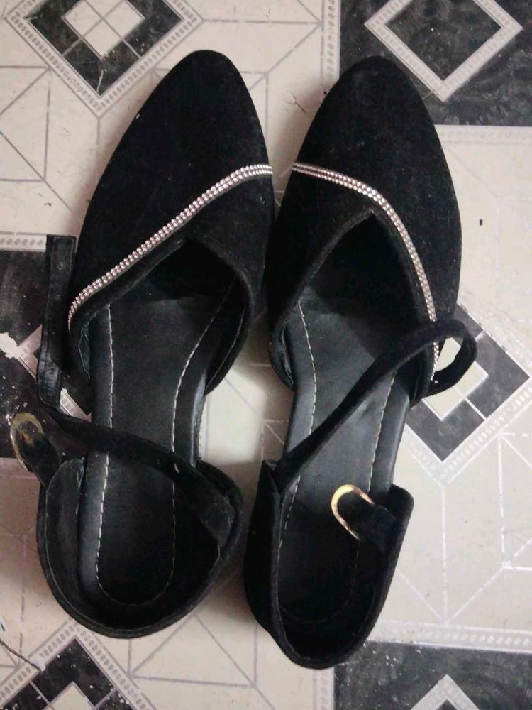 Flat Sandal