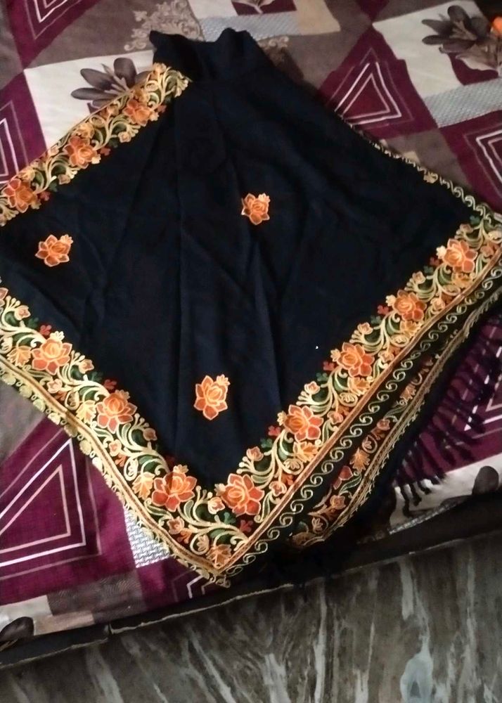 Elegant Embroidered Pounhu