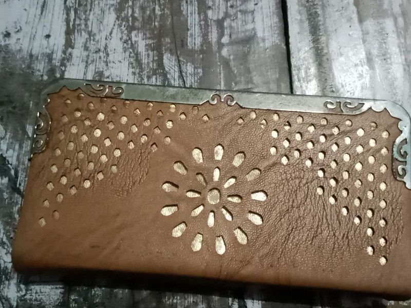 Brown 🟤 Clutch