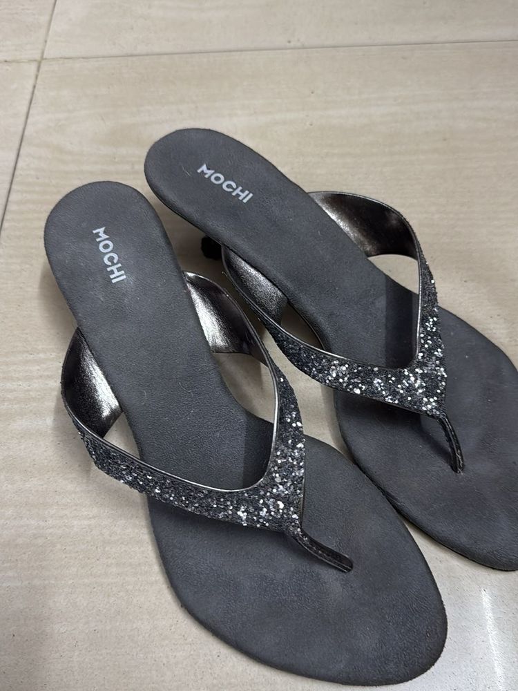 Sparkly Mochi Thong Sandals