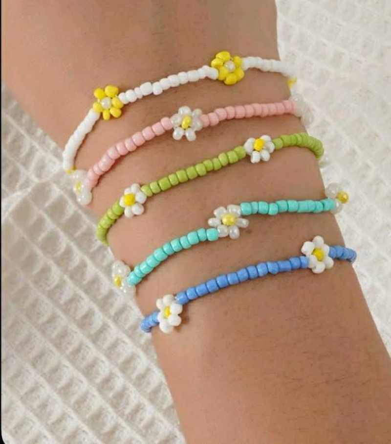 Daisy Beaded Bracelets