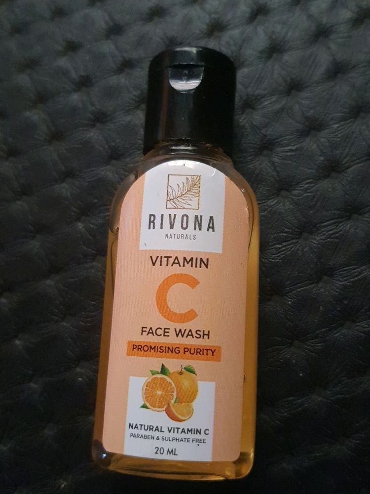 Rivona Naturals Vitamins C Facewash