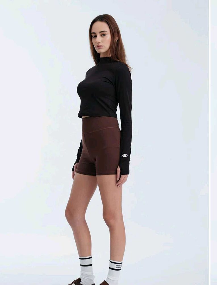 Bonker's high neck tee