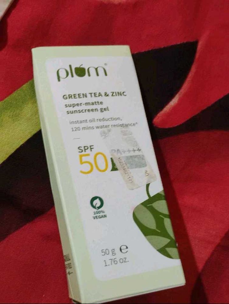 Plum Green Tea Sunscreen SPF 50