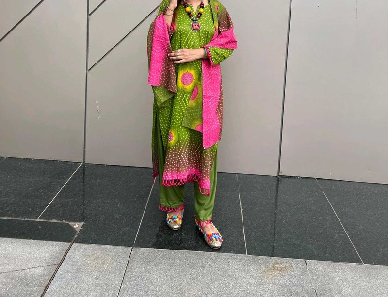 Green bandhani Printed Kurta Set