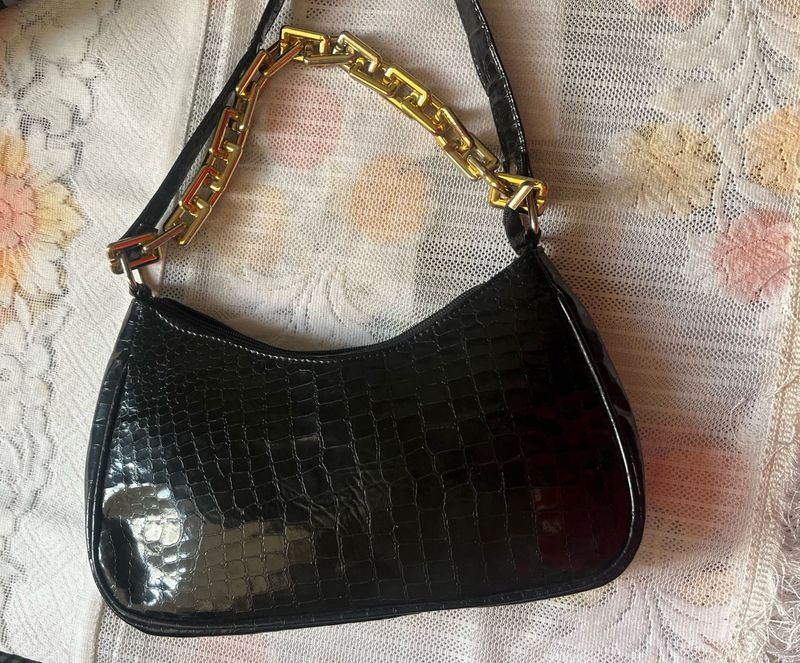 June Sale 🔥Black Faux Shoulder Bag