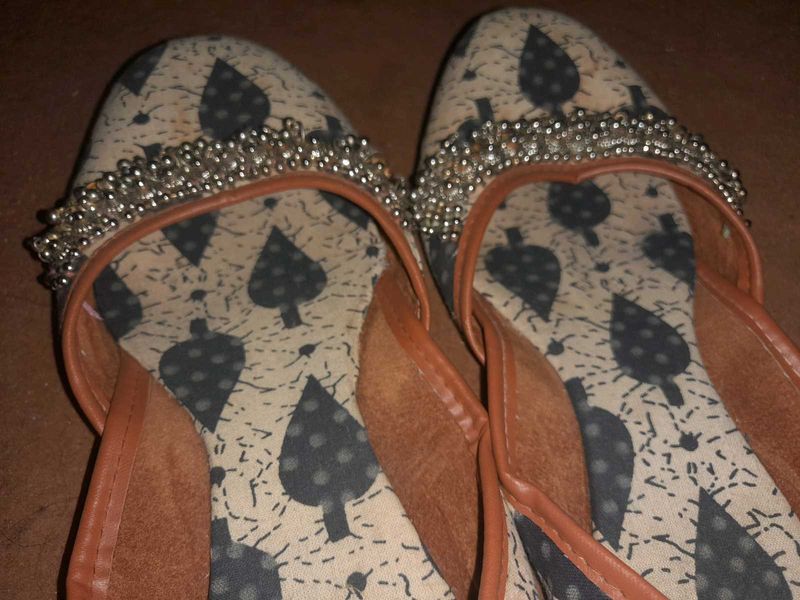 Beaded Spade Print Flats