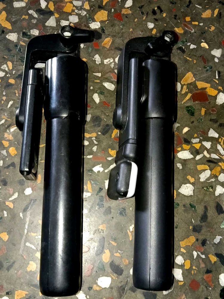 2 Tripods for video recording