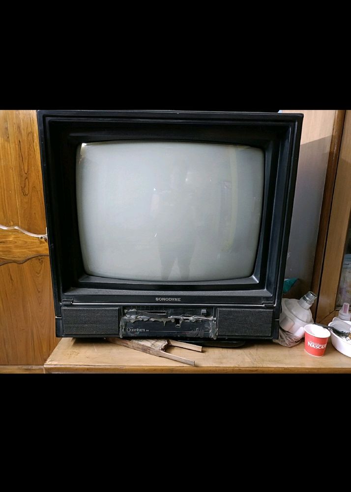 Onida 21inch Tv Up For Sale Used Only 6months