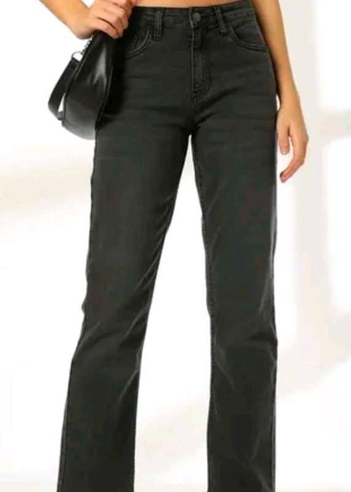 Women Light Washed Straight Fit Jeans