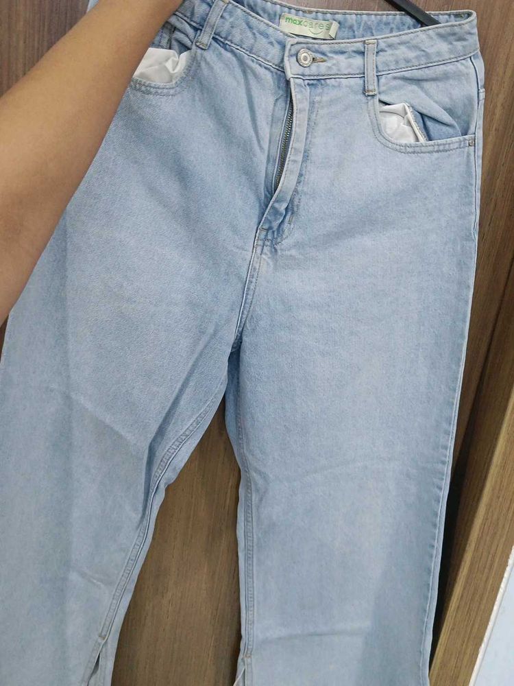 Light Wash Denim Jeans mom cut