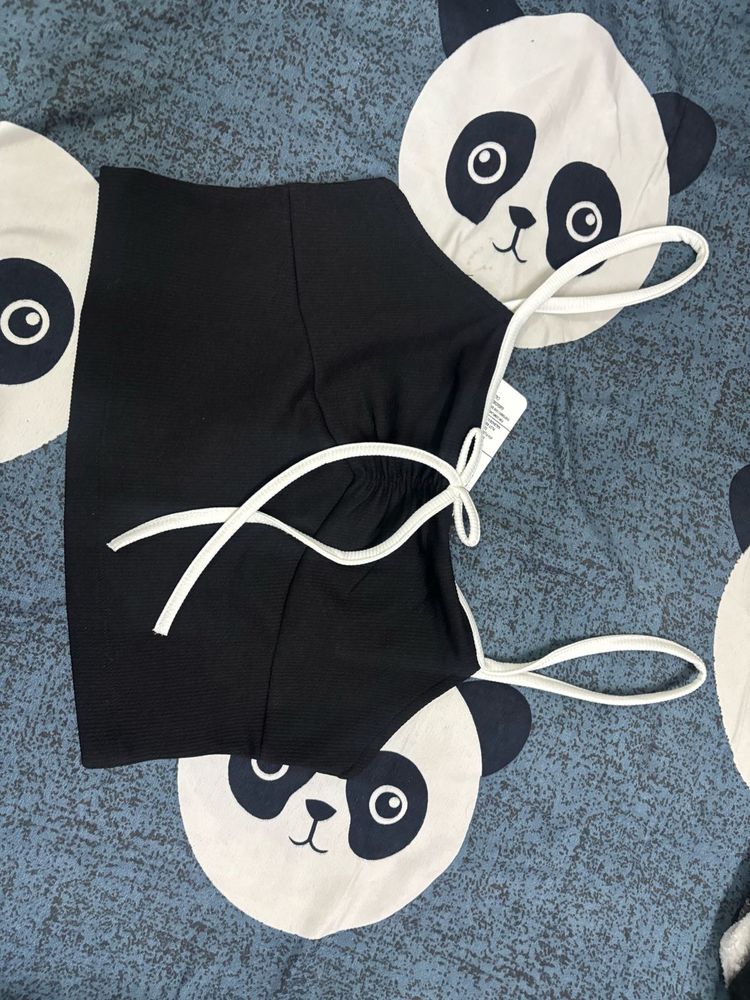 Black Sleeveless Crop Top