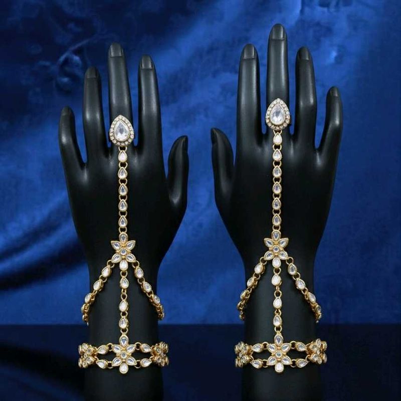 WHITE KUNDAN HATHPHOOL BRACELET