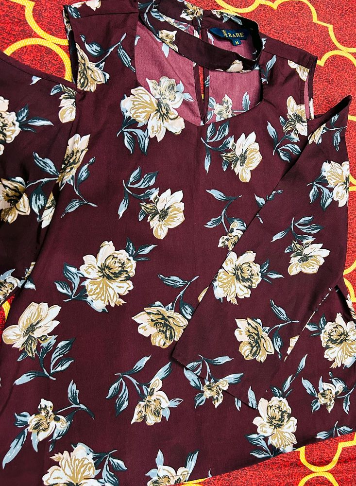 Women&#39;s Maroon Top