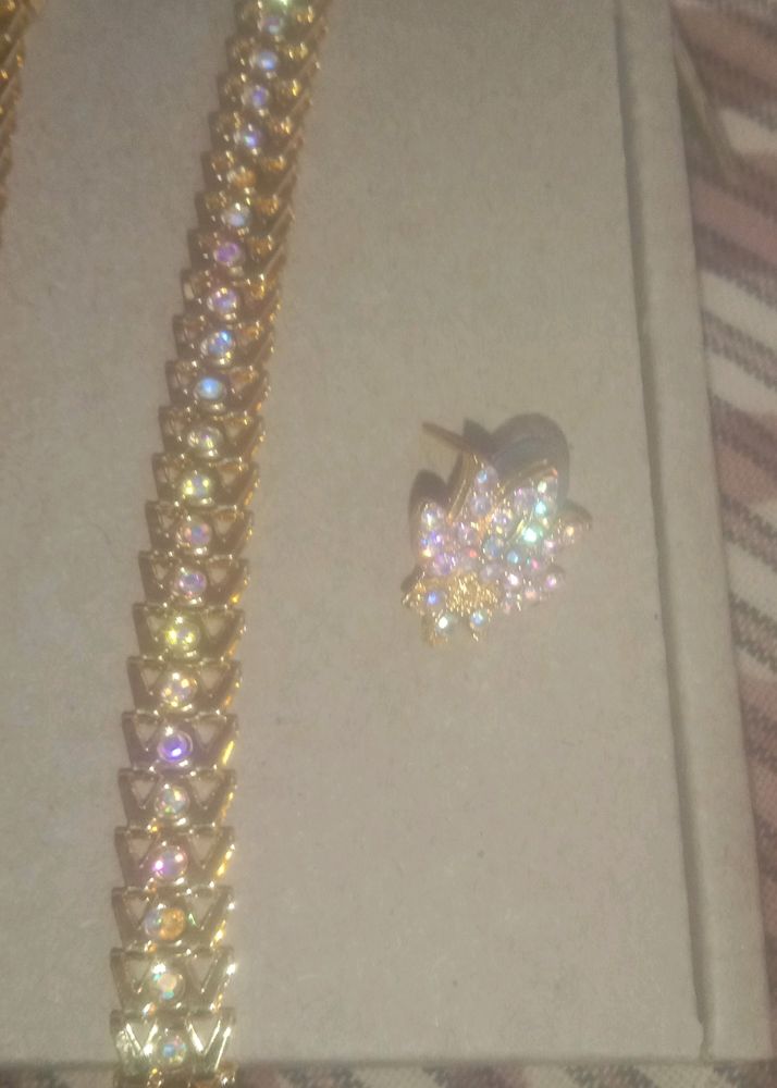 New Lotus Dollar Chain With Earing