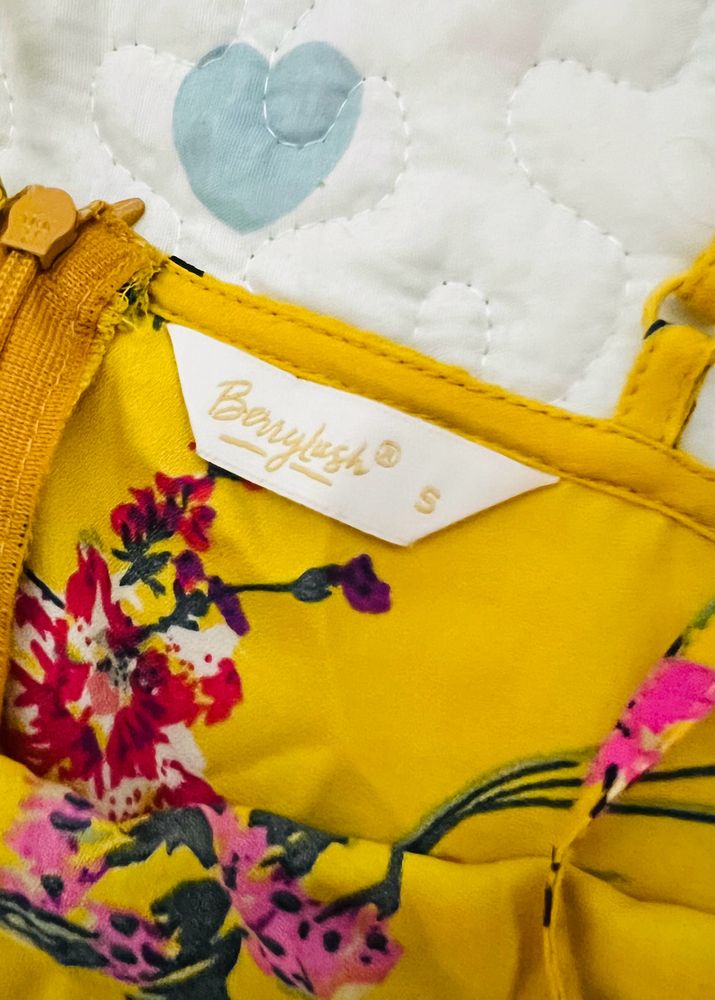 Berrylush Yellow Printed Dress