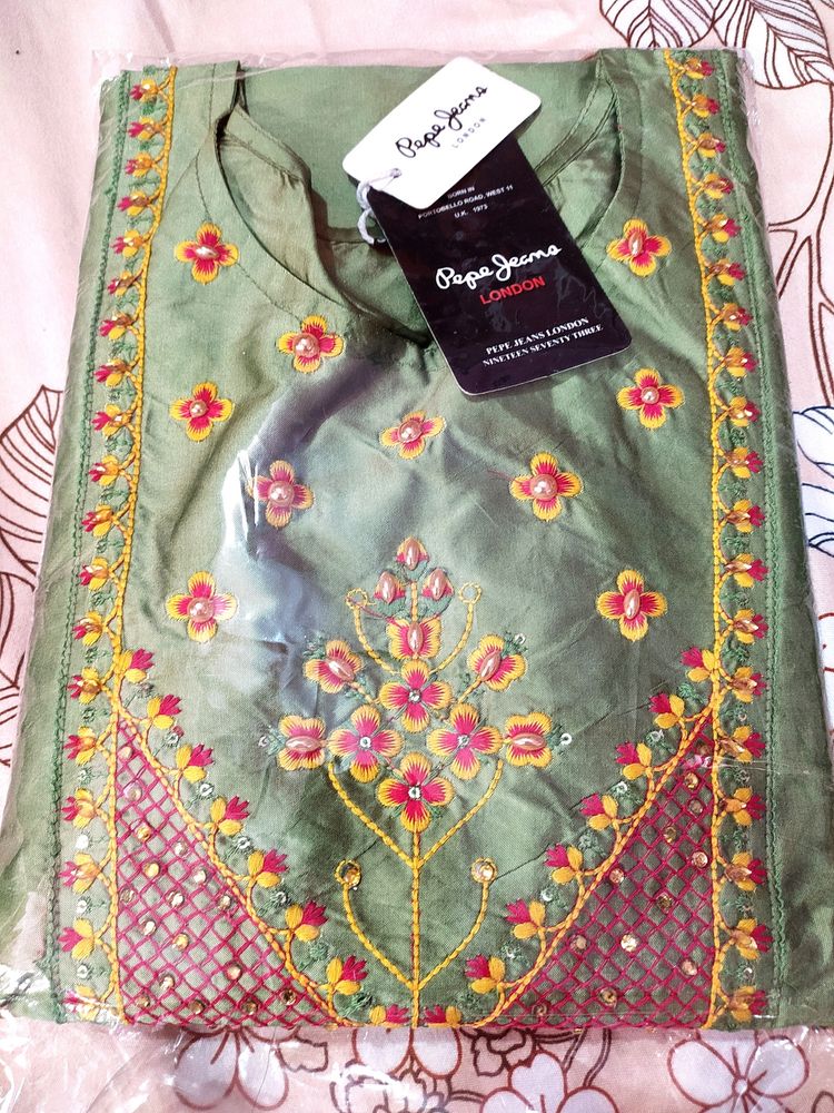 Staylish Silk Dupatta Set Heavy Work Neck Kurti Bottom With Heavy Zari Work Dupatta Set