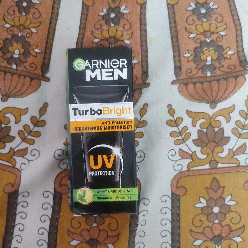 Garnier Men TURBO BRIGHT UV protection