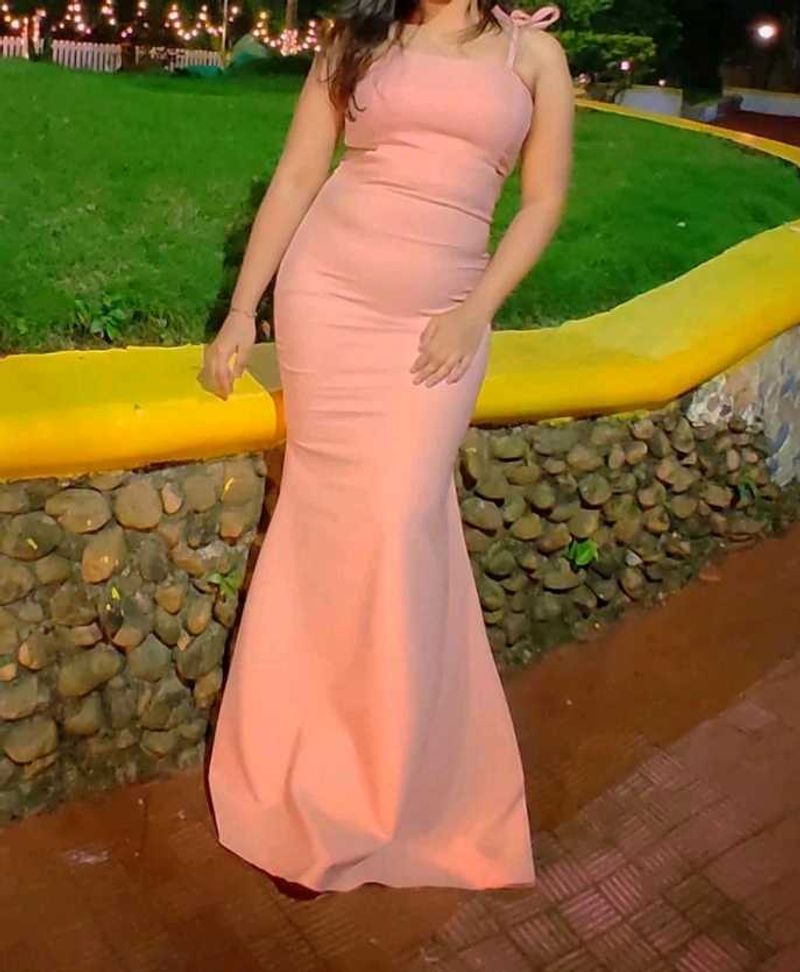 Mermaid Dress With Pretty Waist Cut