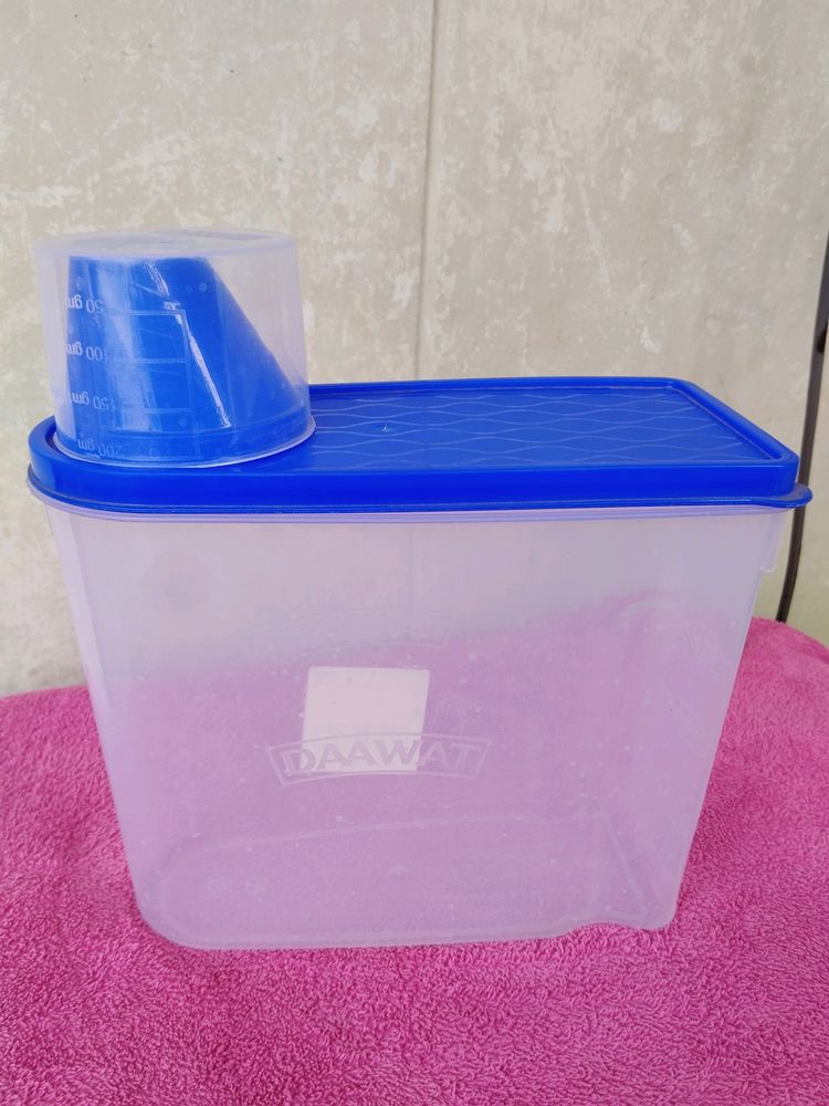 Daawat Storage Container 2500gm, Measiring Cup 200