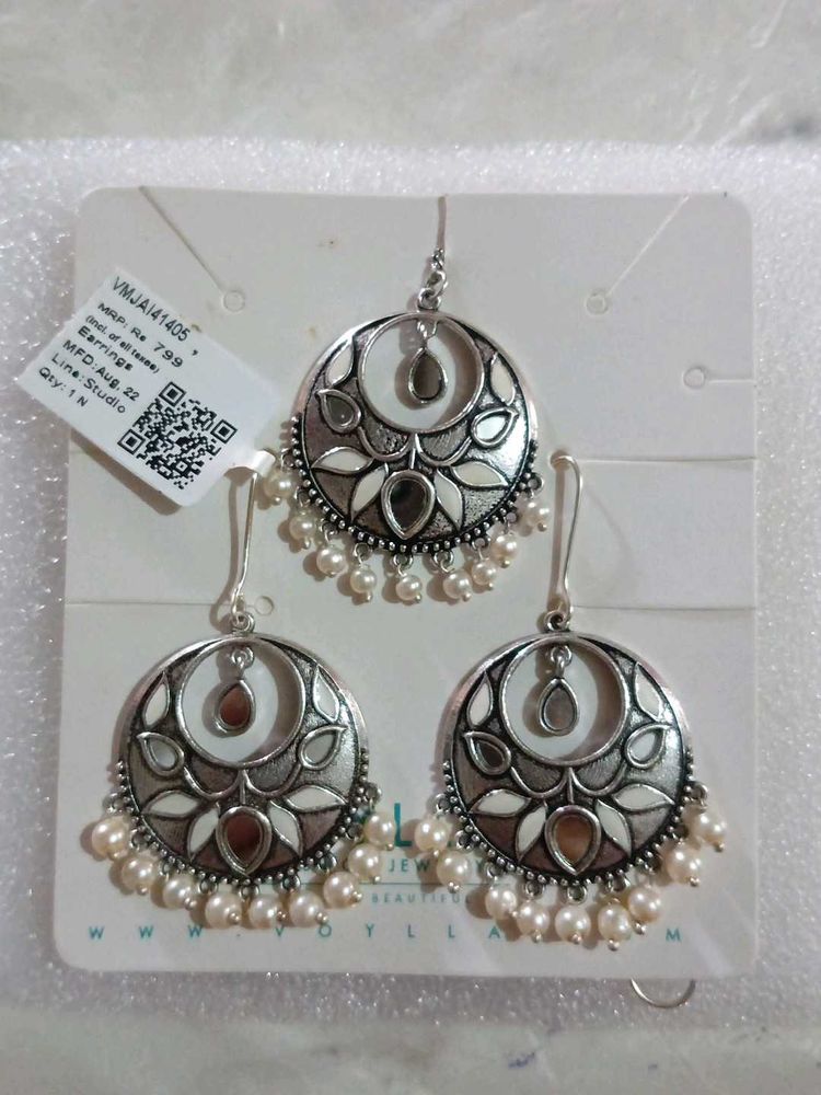 Voylla Silver-Toned Earrings &amp; Maang Tikka Set