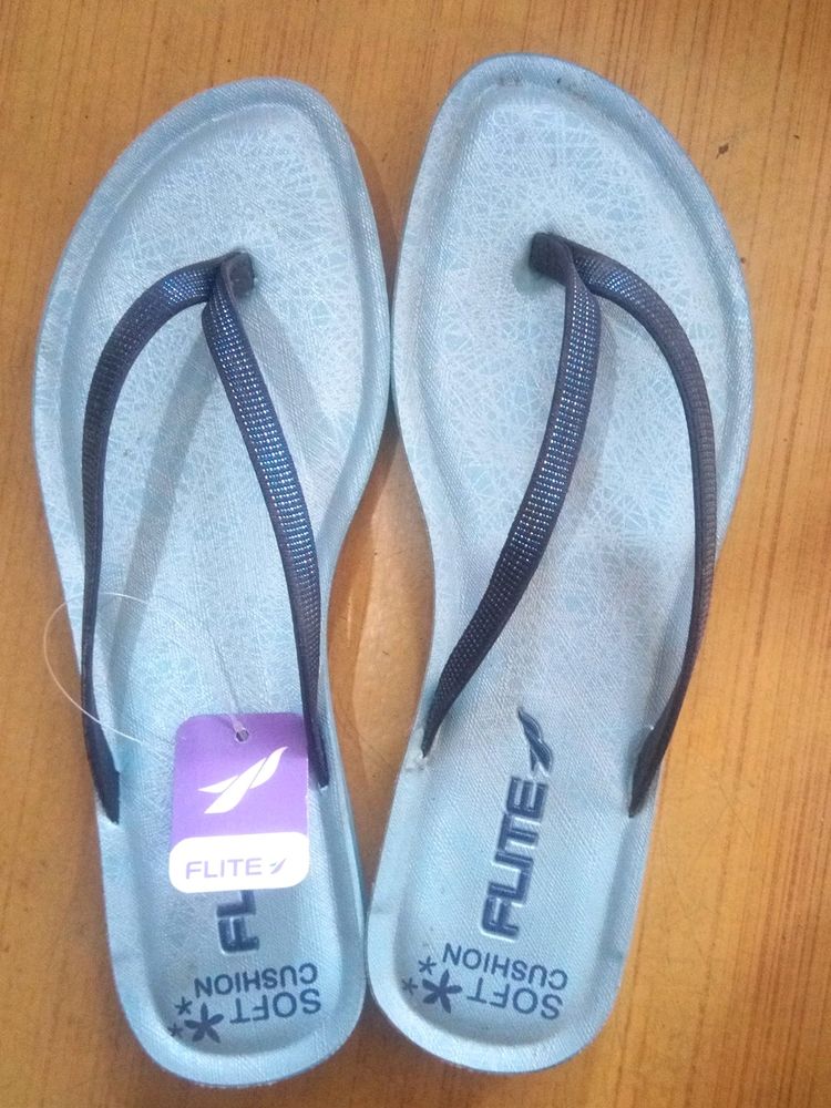 Ladies And Girls Chappal Buy Now