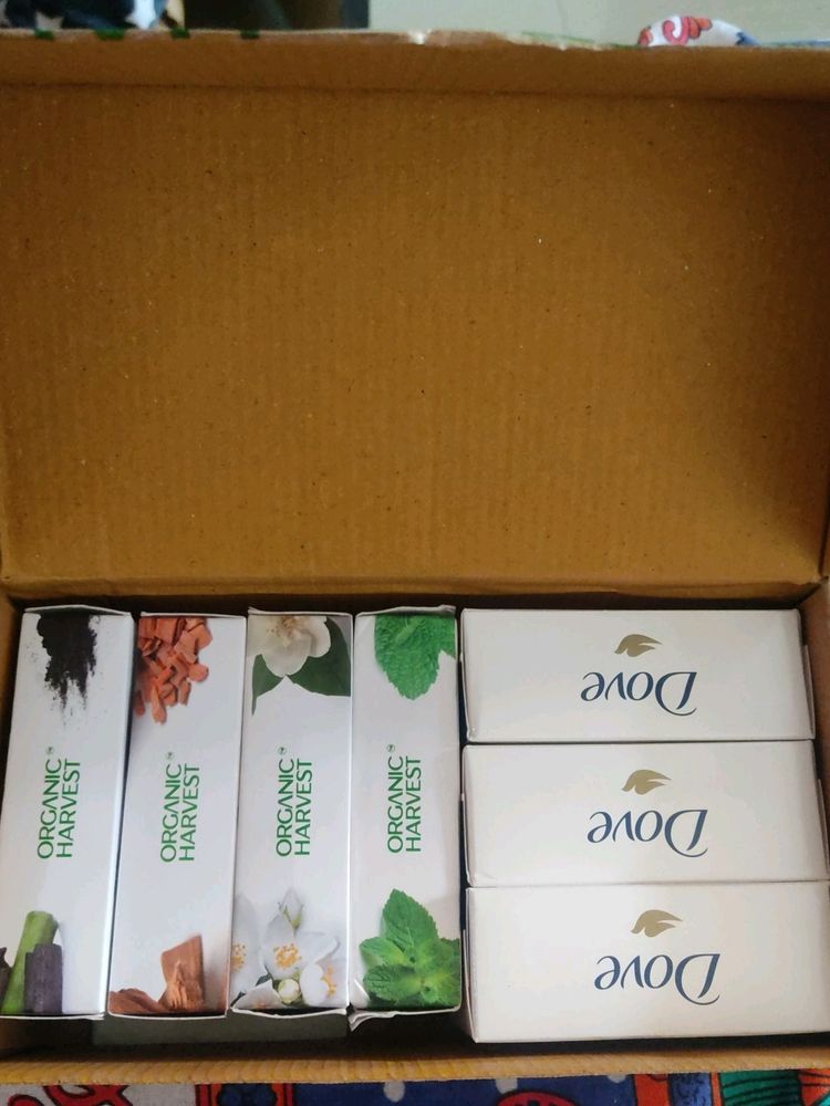 4 Organic Harvest  &amp; 3 Dove Soaps (each 125g)