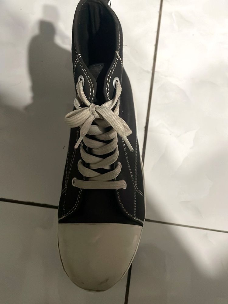 Black Sneakers