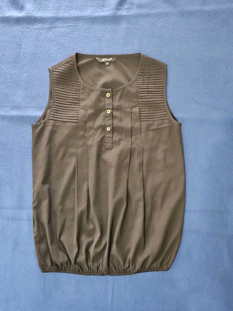 Black Sleeveless Top