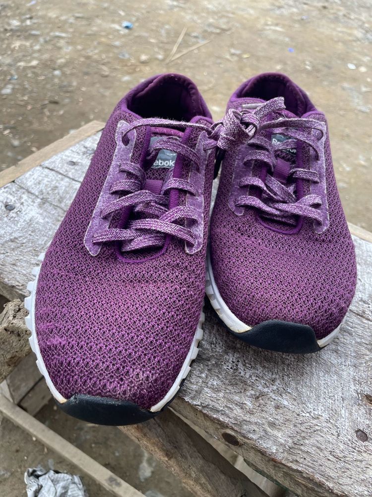 Reebok Sneakers