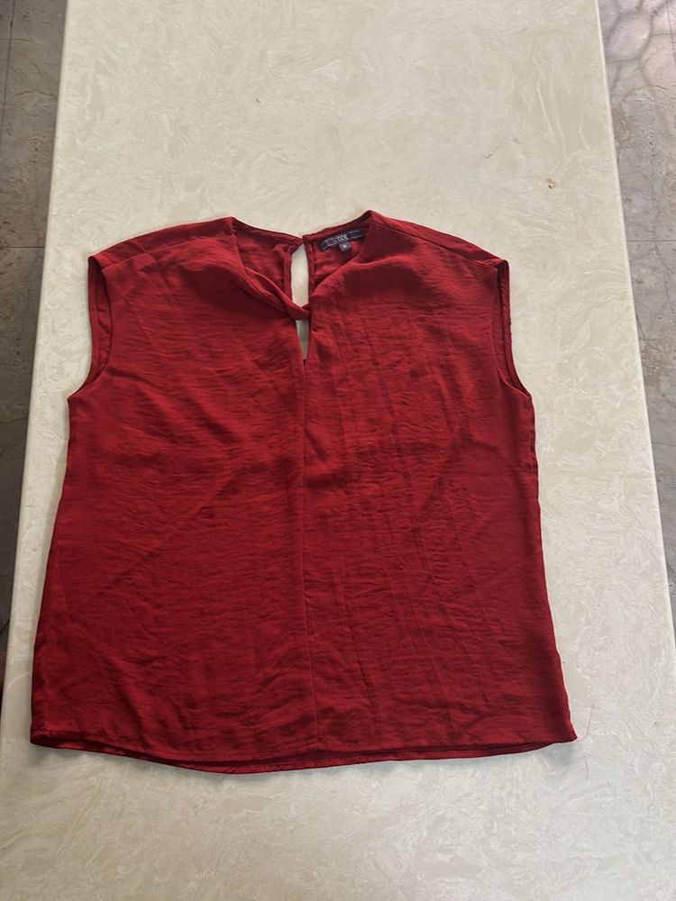 Red Sleeveless Top