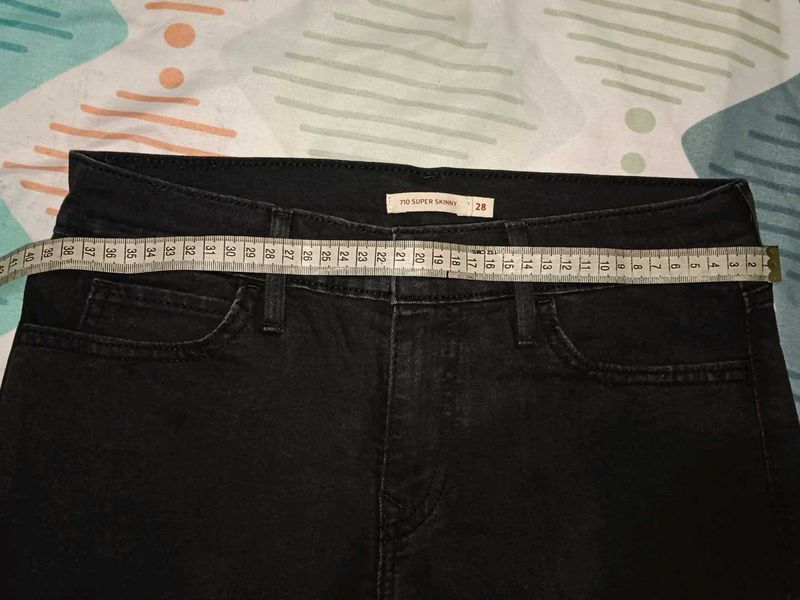 Levi&#39;s 710 Super Skinny Black Jeans