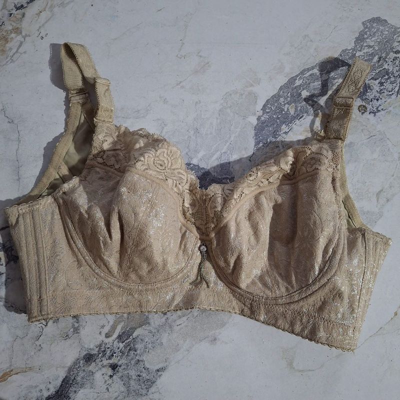 Bra brnded new