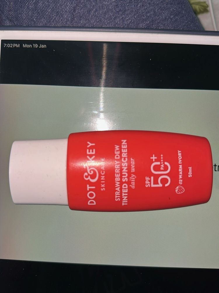Dot &amp; Key Strawberry Sunscreen