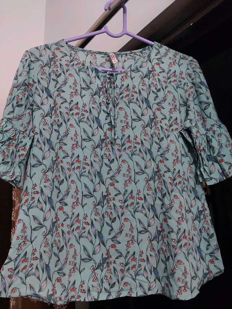 Floral Print Tie-Neck Top