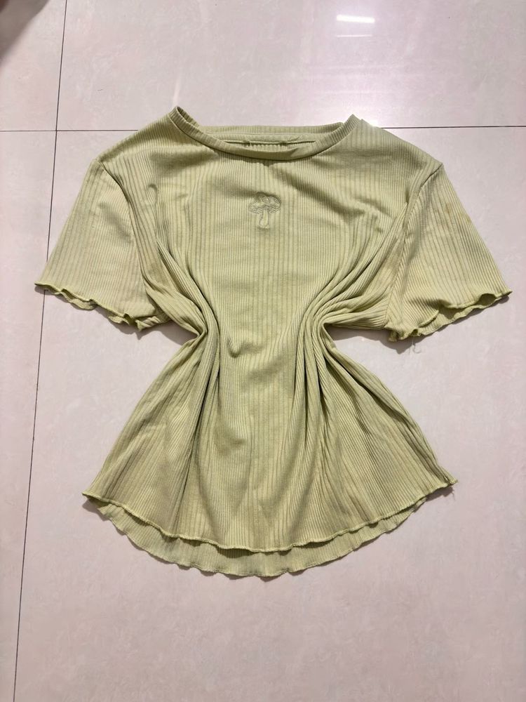 🍄Cute Green Ribbed Tee