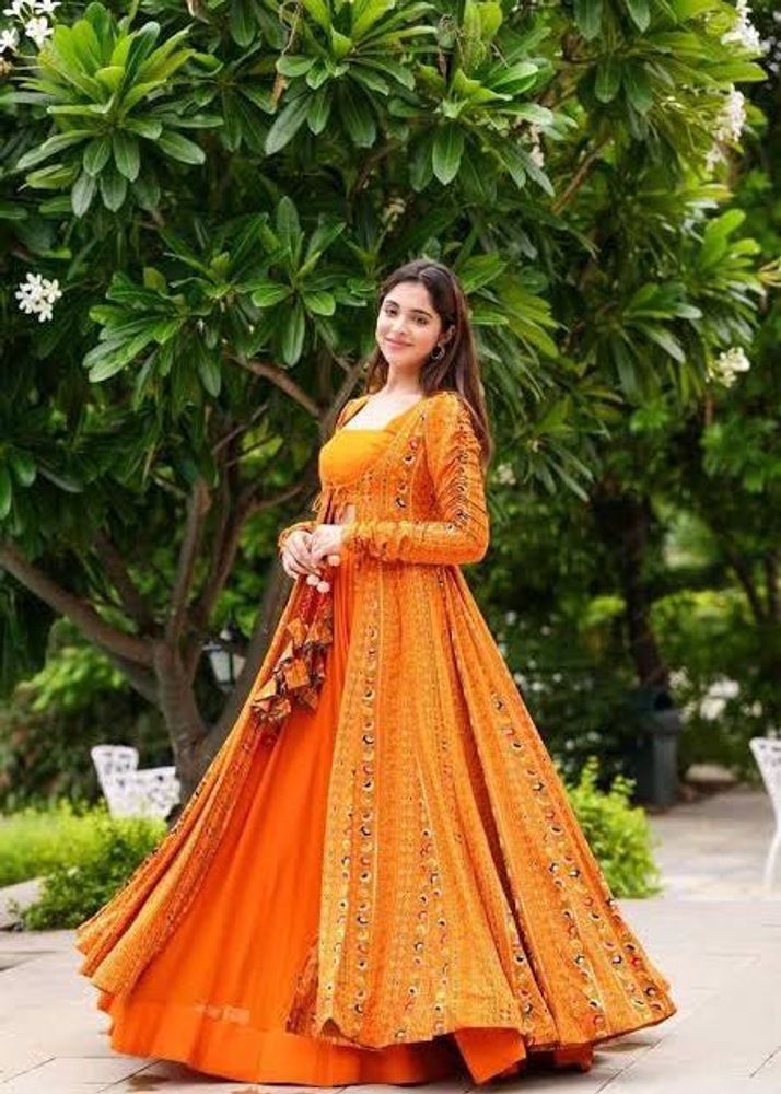 Beautiful Anarkali And Koti Kurta Set Inspo Pic