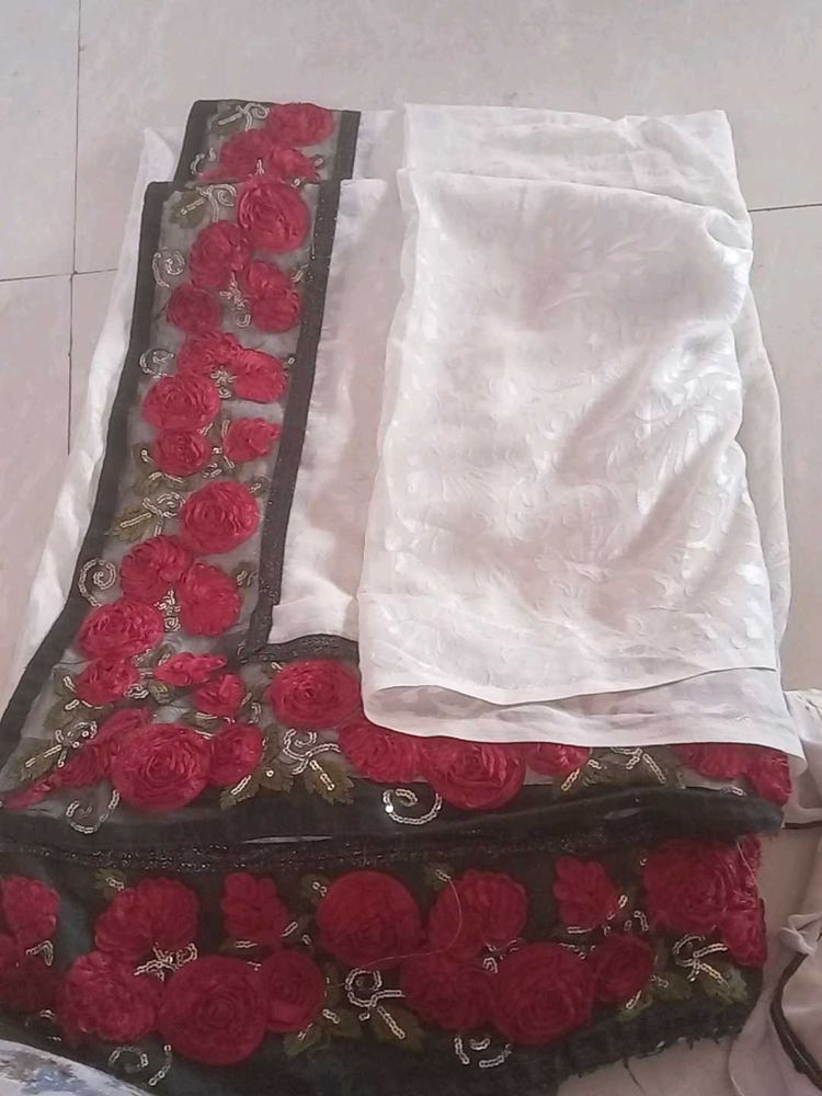 Rose Applique White Saree