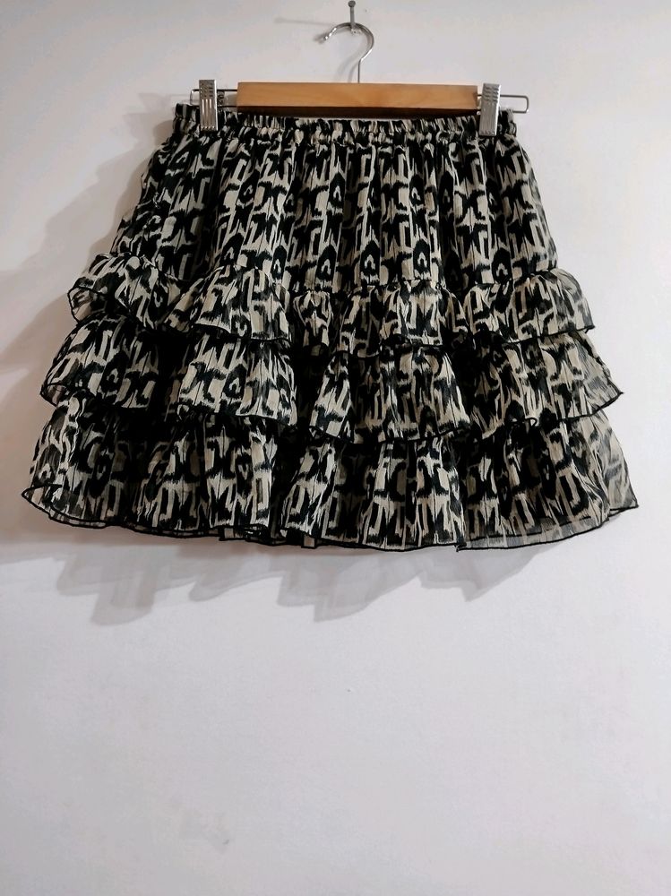 Women Grey And Black Printed Short Skirt