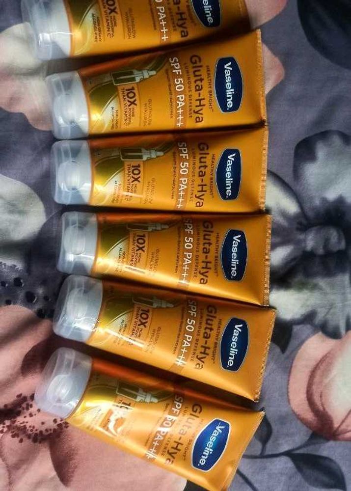 Vaseline Gluta-Hya Sunscreen